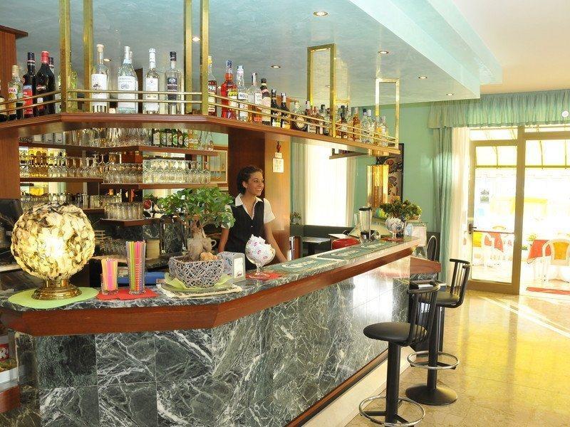 Hotel Jadran Лидо-ди-Езоло Экстерьер фото