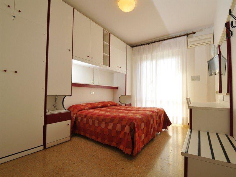 Hotel Jadran Лидо-ди-Езоло Экстерьер фото