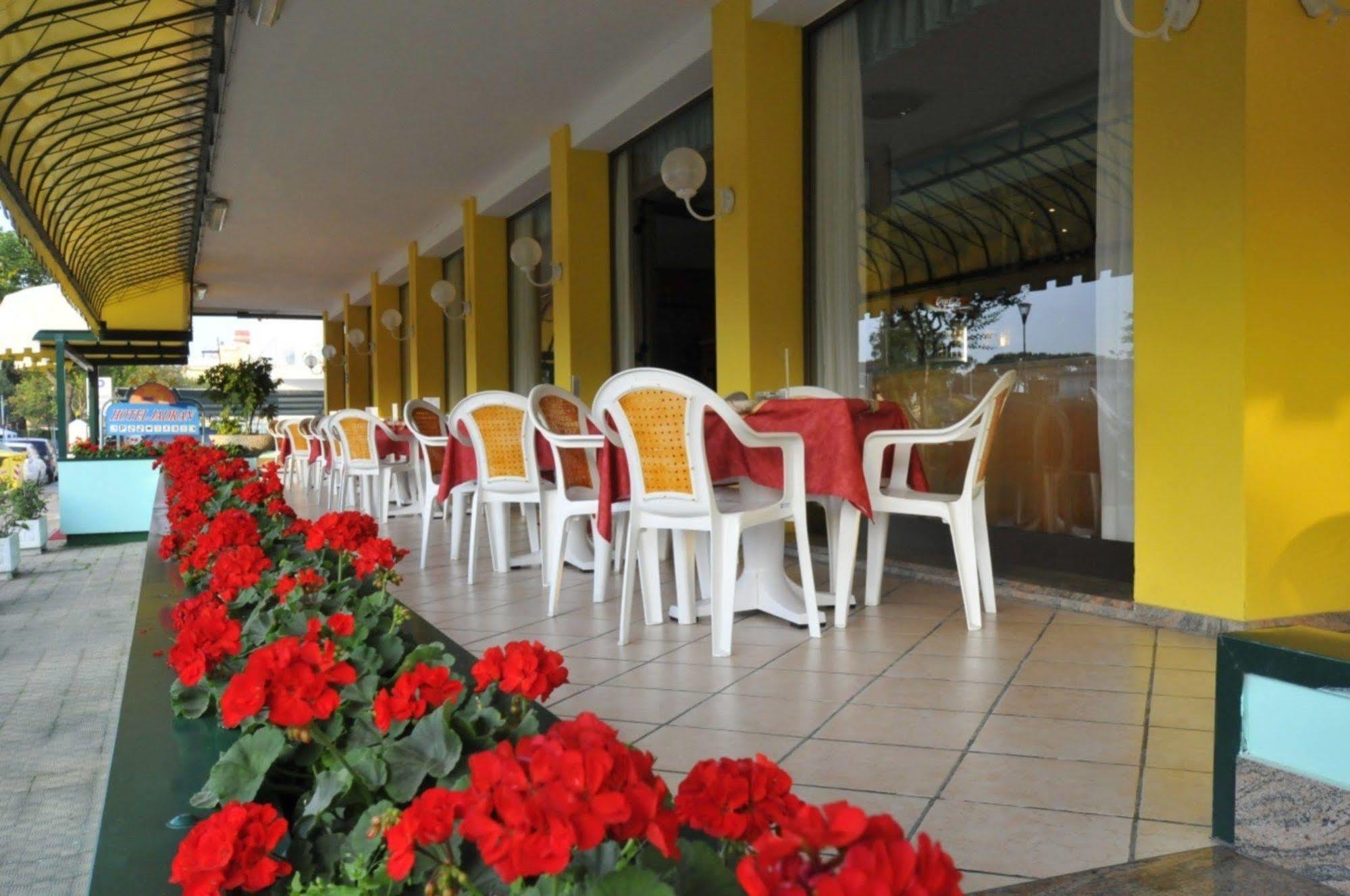Hotel Jadran Лидо-ди-Езоло Экстерьер фото